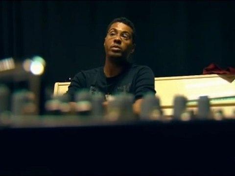 Jann Halexander parle et chante dans ''L'Amour en tous genres'' France 3