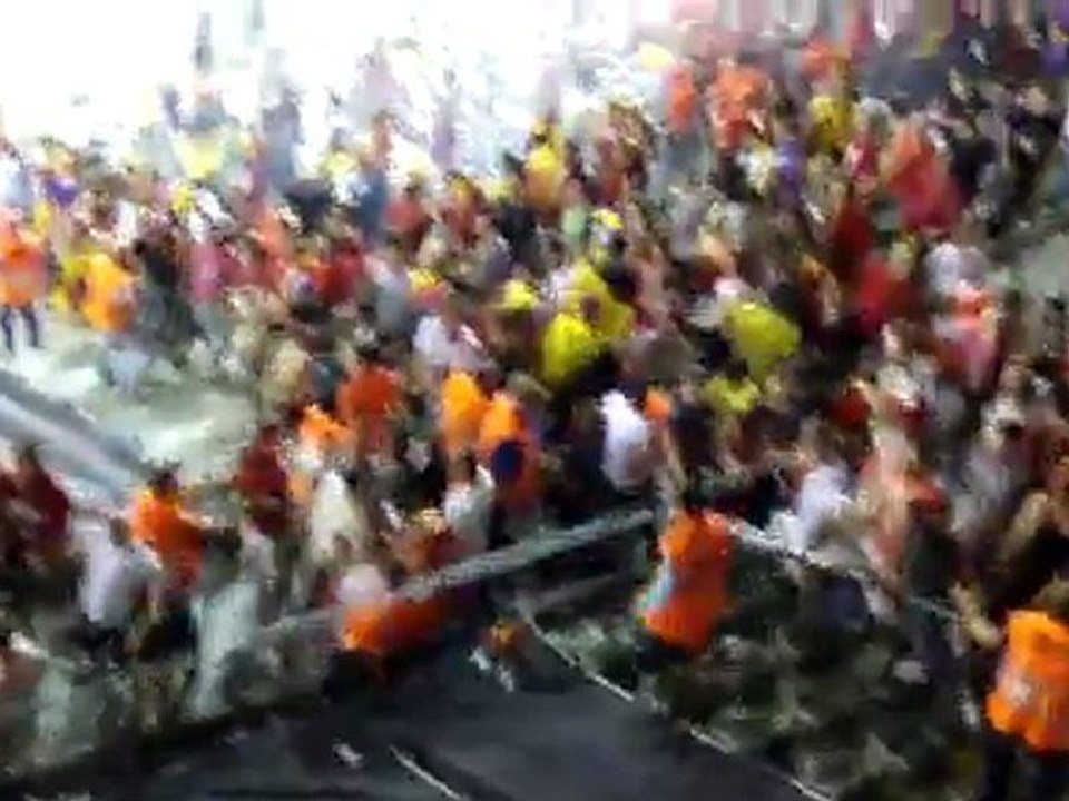 Alkollü Belçikalılar Türk taraftarlarlara saldırdı