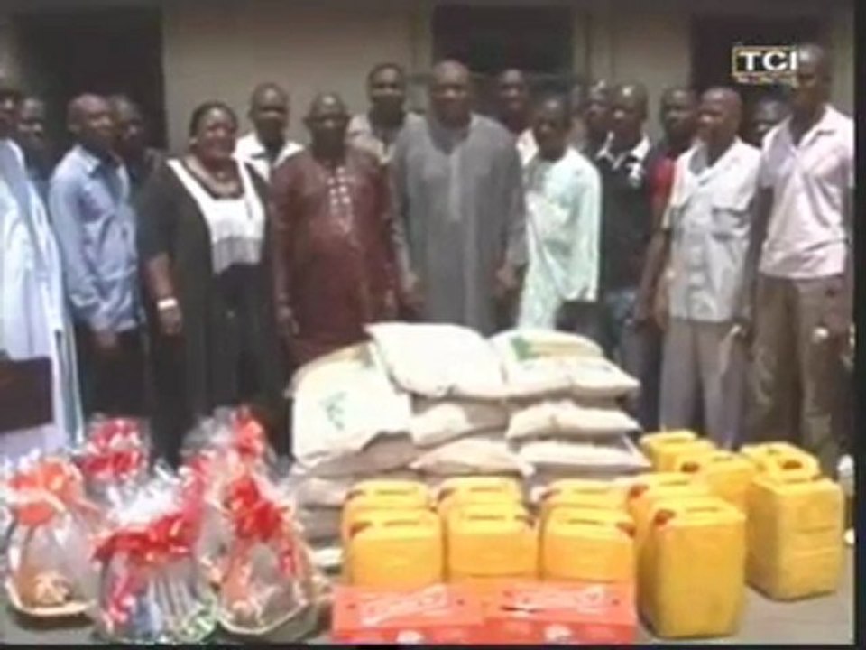 le Ministre Hamed bakayoko et Mme Anne Ouloto on rendu visite aux familles des femmes martyr