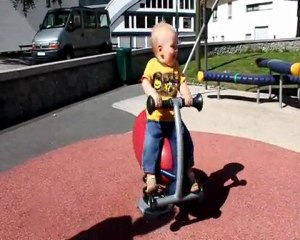 Maxence au parc de Chamonix 28 Mai 2011