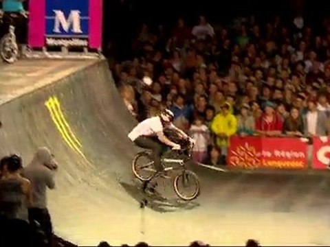Finale BMX Mini à Spine Pro FISE MONTPELLIER 2011