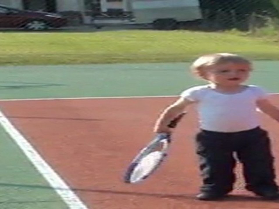 Tennis Timothé  2 ans et 1 mois