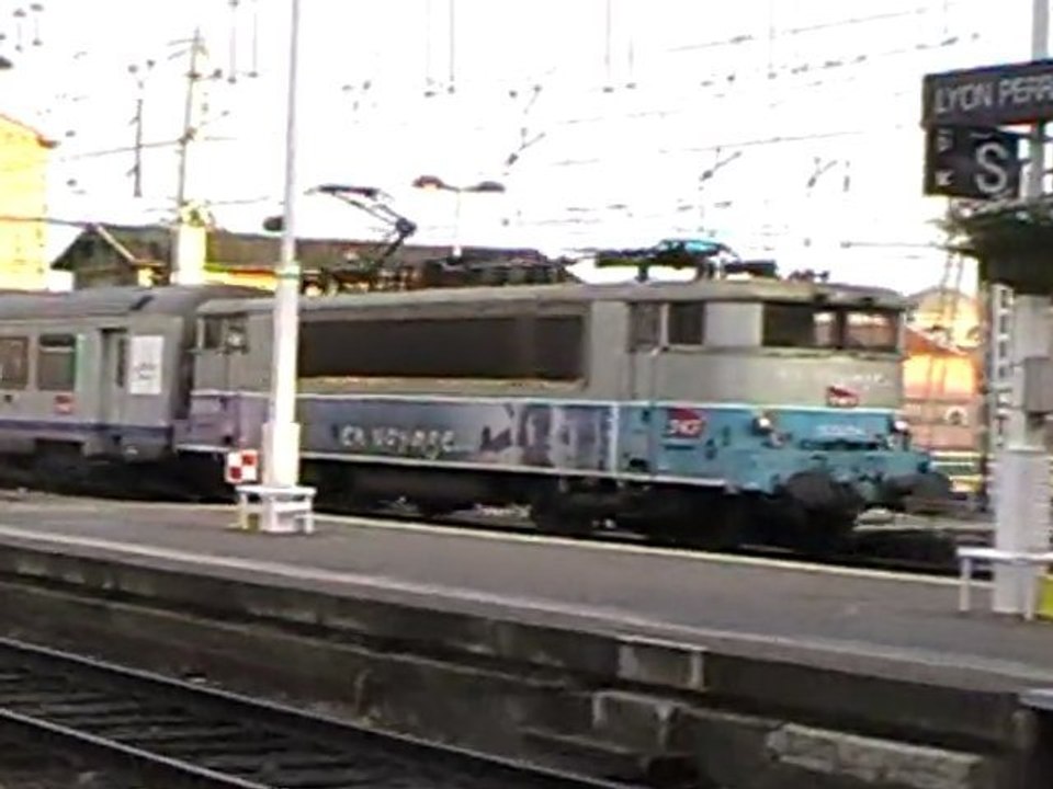 Une BB25200 arrive à la gare de Lyon Perrache