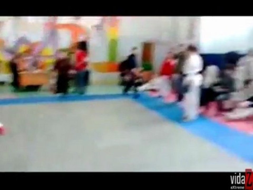 Semi Kontakt KO Fail