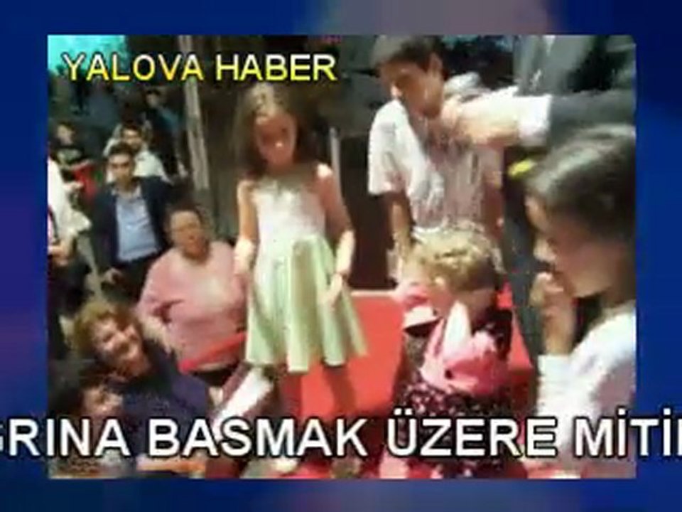 YALOVALI YAŞAR OKUYAN I BAĞRINA BASIYOR