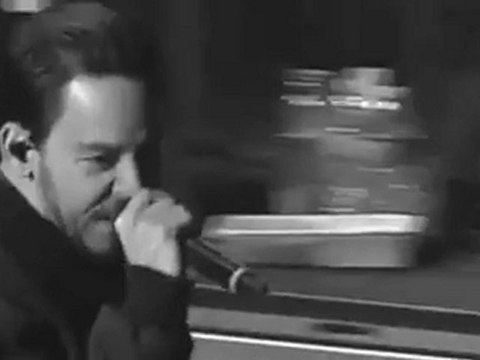 Linkin Park - 01 The Requiem, Papercut (Live KROQ Weenie Roast 2011)