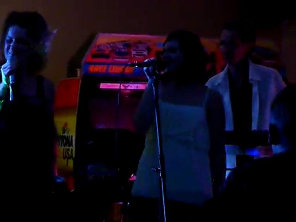 pink trouble  - estelle tetelle