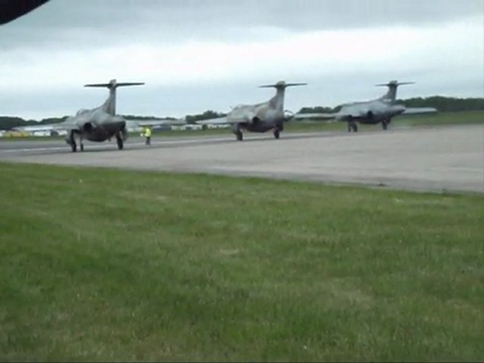 Bruntingthorpe Cold War Jets 2011- Buccanners