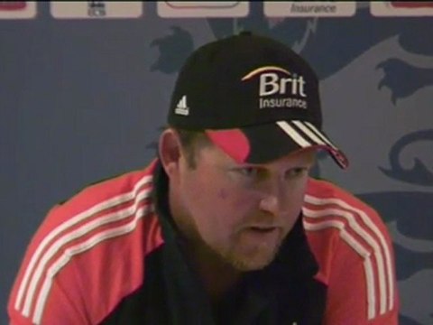 Saker takes comfort in last hour