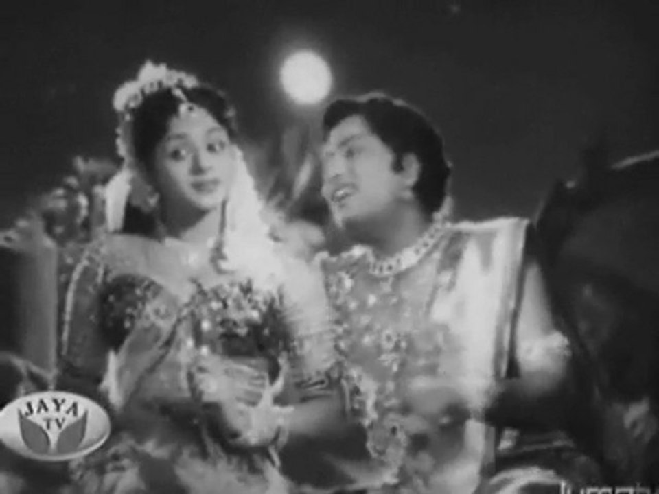 Vannam PaaduthE