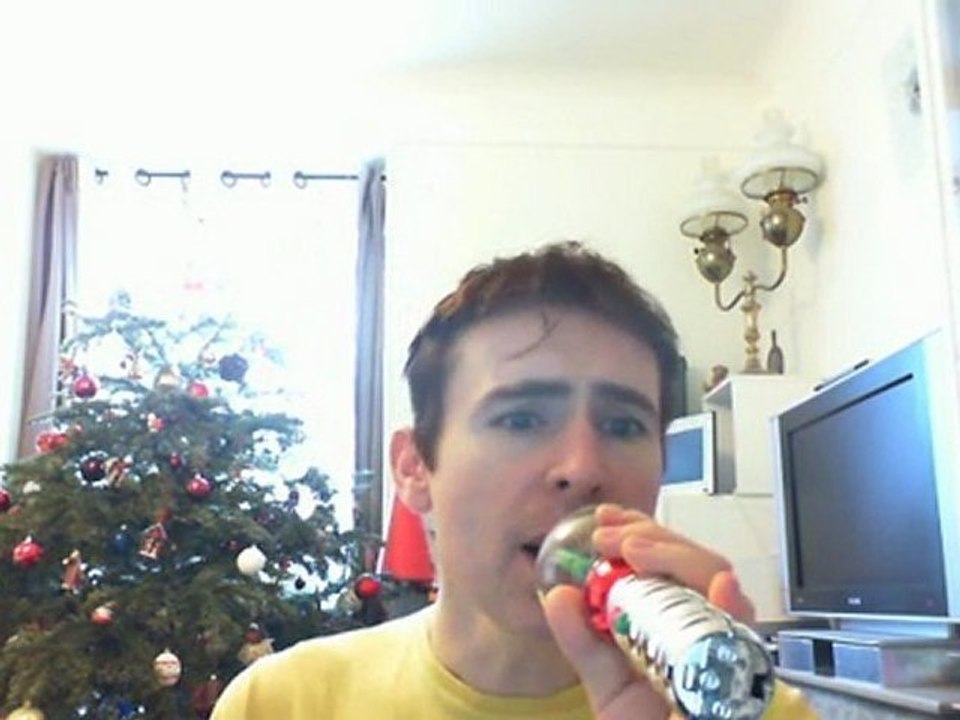 Wiwi égratigne "don't tell me that it's over"