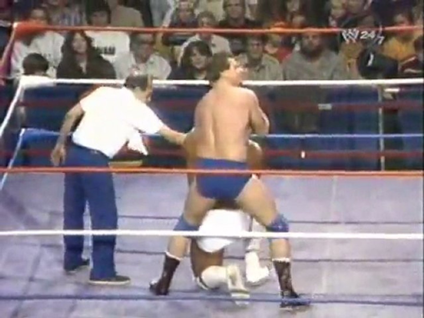 ⁣Hulk Hogan vs Roddy Piper (WWF Championship) (Wrestling Classic 1985)