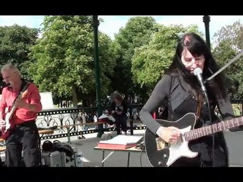 MICHELE VARRY ET ALAIN FONTE Losing my religion (cover)