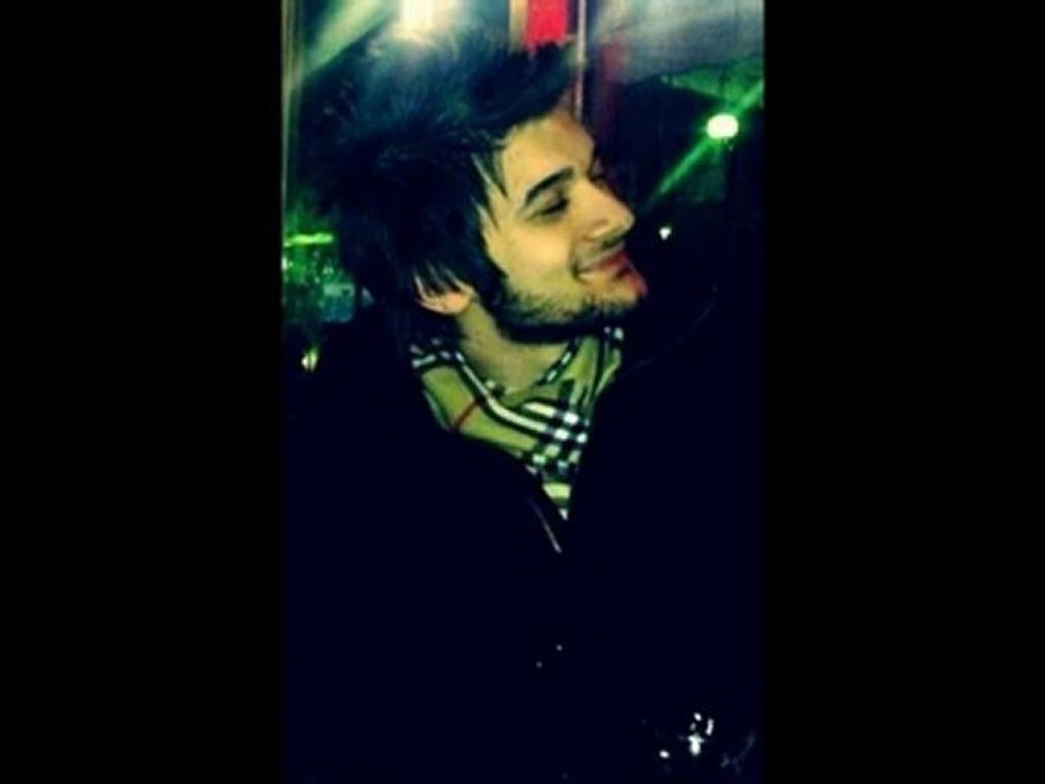 Emir Keşan - Bir Dakika Baba !