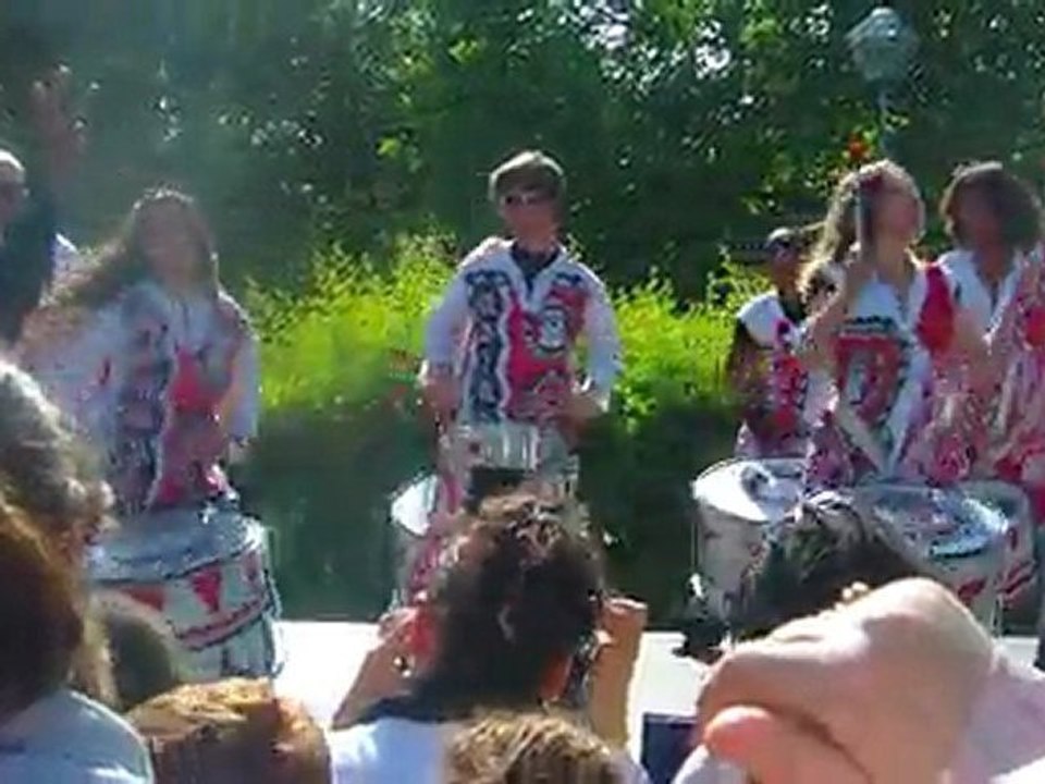 BATUCADA BATALA LE 28 MAI A BOBIGNY- Extrait 13