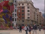 Los turistas visitan Bilbao
