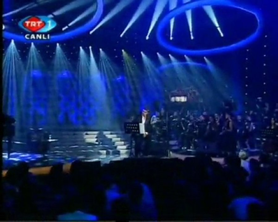 Özcan Deniz&Beyaz Giyme-Bayram Özel-İki Renk