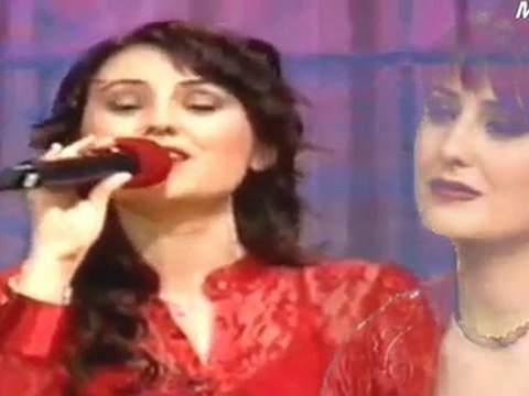 Neşe Dursun-Girdim yârin bahçesine gül dibinde gülizâr.HD