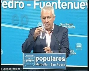 Arenas critica el culebrón "de Tomás y Trini"