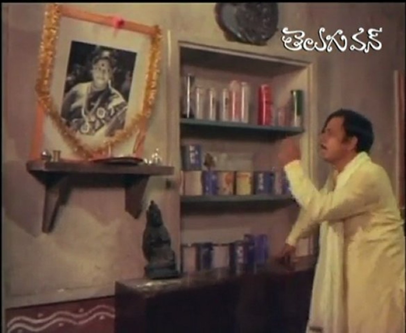 Rallapalli  Romantic comedy in shop