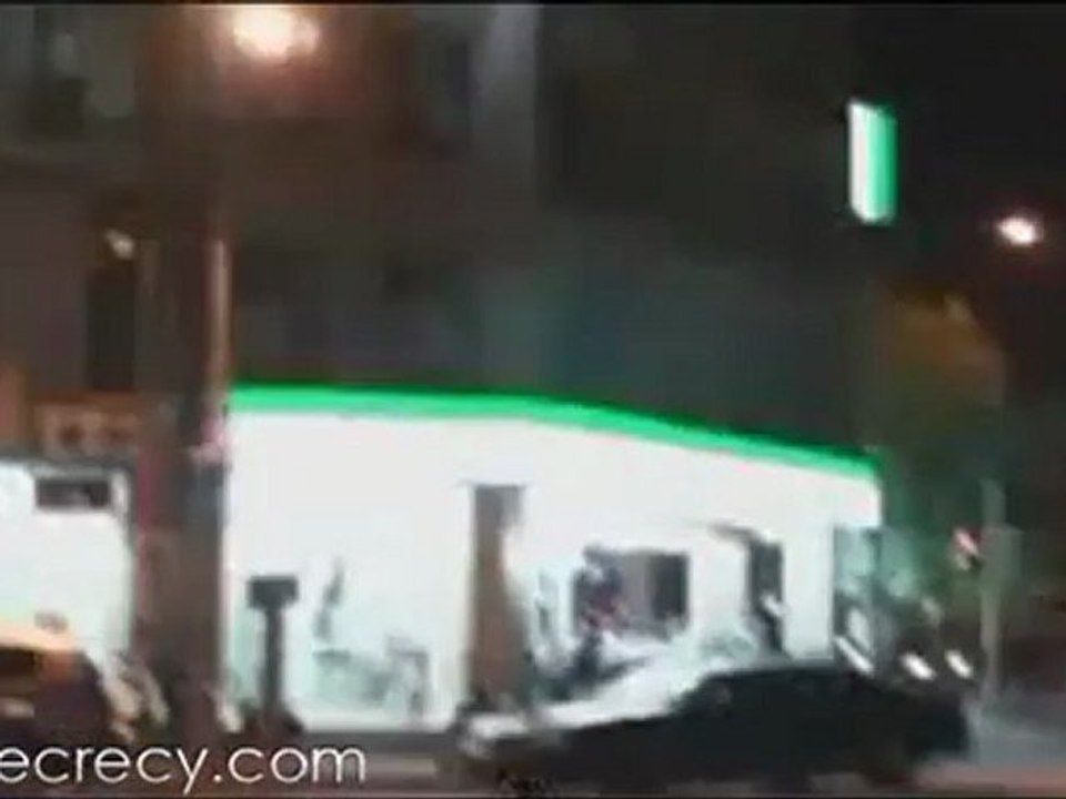 Gute Filmmaterial - Dreieck UFO über Peking, China - 13. Februar 2011