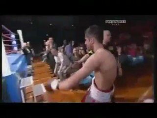 Tja erst einem auf Big Boss machen und später auf die Fresse bekommen  ) Fail