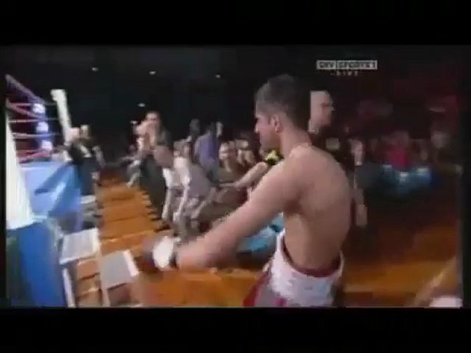 Tja erst einem auf Big Boss machen und später auf die Fresse bekommen  ) Fail