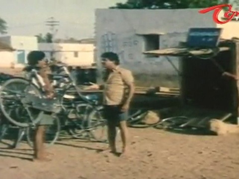 Naresh As Cycle Mechanic - Comedy Scene