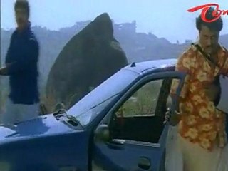 Sunil - Venu Pushes Car From Hill - Fabulous Comedy