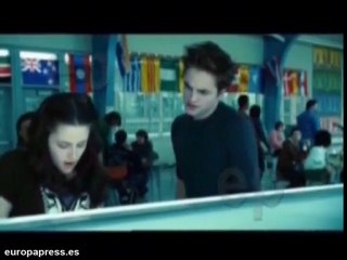 Pattinson y Stewart se besan