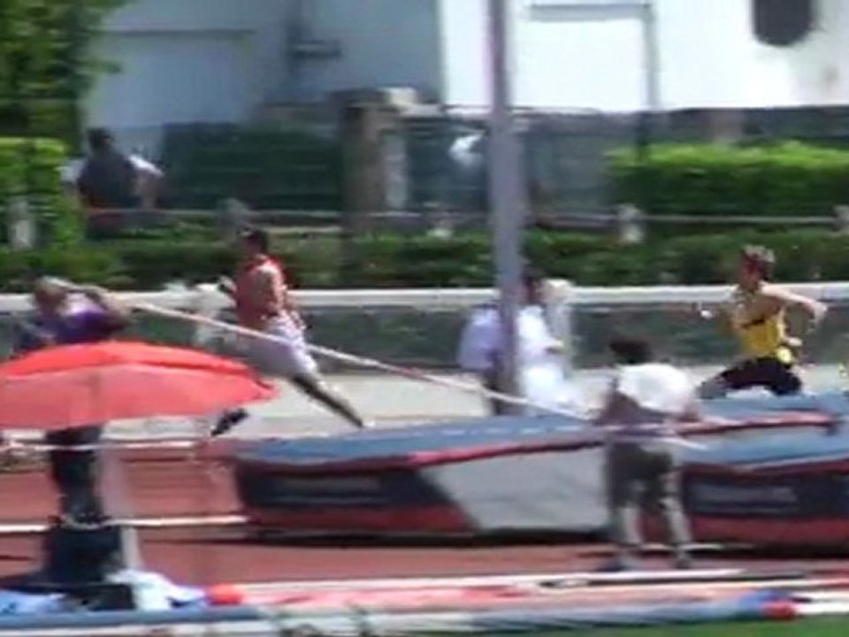 Nicolas BOMATI - 400m haies (91cm) - 57"01 - Interclubs 2011 1er tour