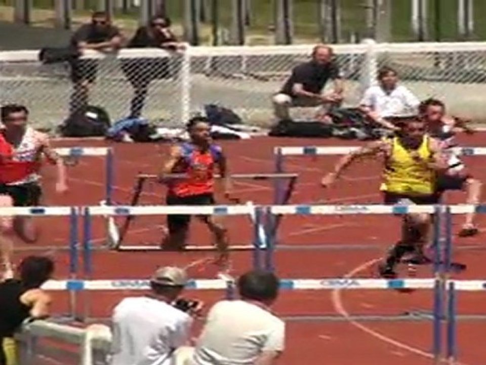 Yann COULOIGNER - 110m haies (106cm) - 15"11 (+0.3) - Interclubs 2011 1er tour