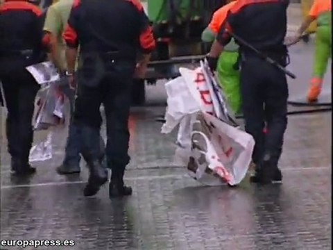 Retirada de carteles de ETA en Bilbao