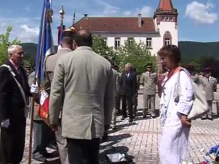 Mise à l'honneur de l'adjudant chef Enaux par la municipalité de Traintrux