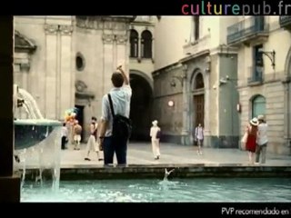 Lucky/unlucky: tossing a coin in a fountain brings miracles