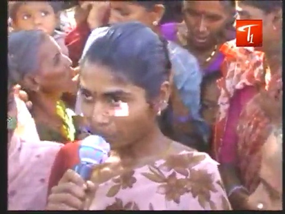 Dr YSR's Pada Yatra  - TeluguOne Exclusive Video