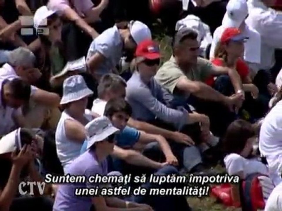 Papa către familii: „Curaj în deschiderea către viaţă”