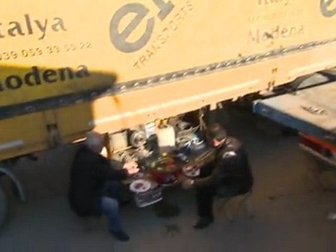 Tır şöferlerinin yemek molası ( Olimpist Komple Mutfağın katkılarıyla )