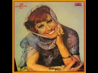 Akşam Oldu Hüzünlendim Ben Yine - Müzeyyen Senar