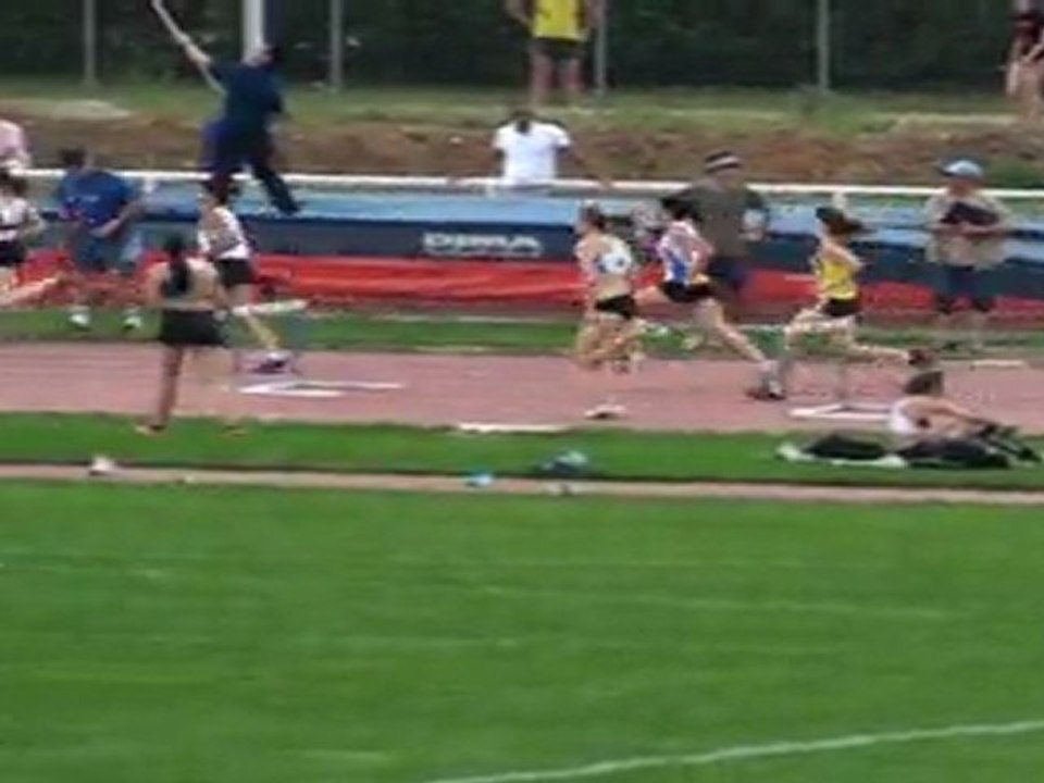 Claire DUCOS - 400m haies (76cm) - 65"50 - Interclubs 2nd tour