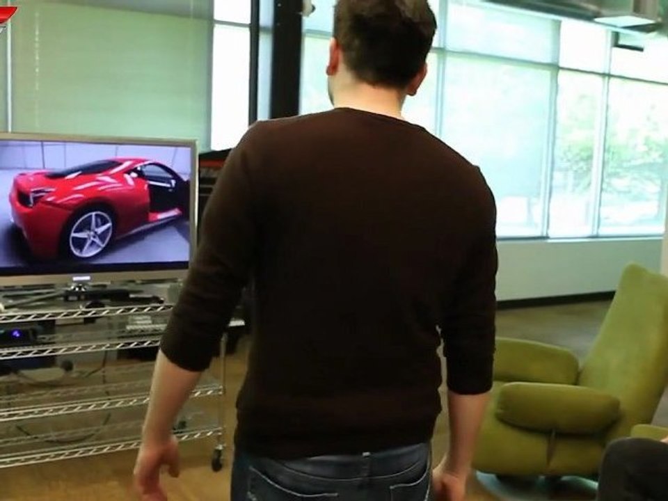 Forza Motorsport 4 - Démonstration de la visite du garage avec le Kinect