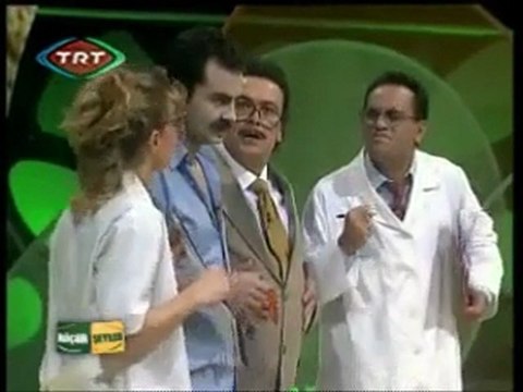 ÜSTÜN DÖKMEN Küçük Şeyler'de İdeal Erkek Skeci rehberlikevi.com