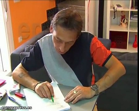 Pide ayuda para operación de su mujer
