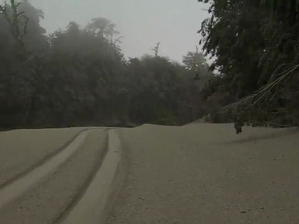 Le sud chilien recouvert des cendres du volcan Puyehue