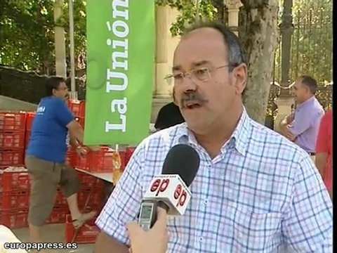 Agricultores protestan contra su ministerio