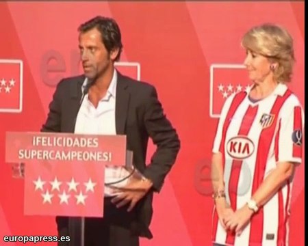 Miles de atléticos celebran la Supercopa