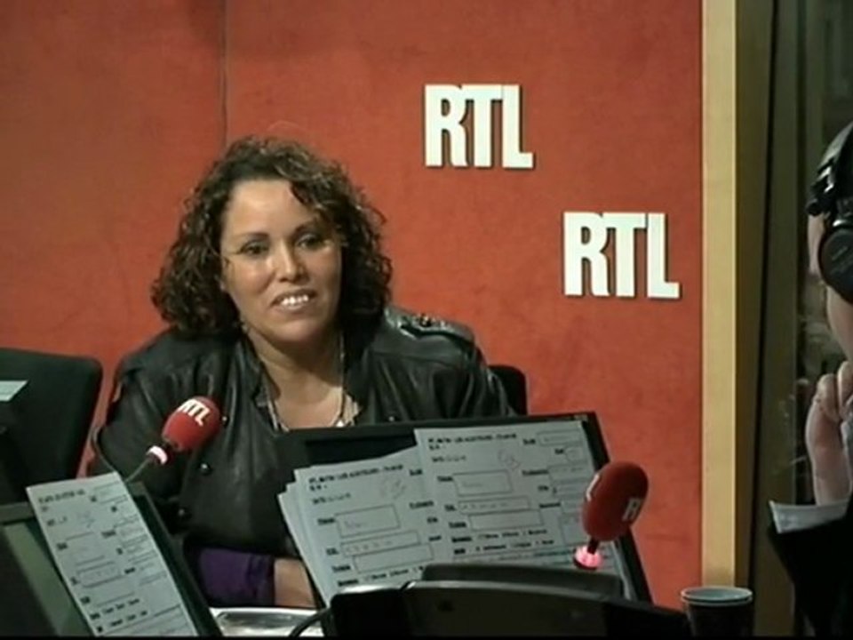 Ne pousse-t-on pas les petites filles d'aujourd'hui à être femmes trop tôt ? : Le "Débat" avec Fatia Romeu, qui propose des soins de beauté pour les enfants dès 6 ans (8 juin 2011)