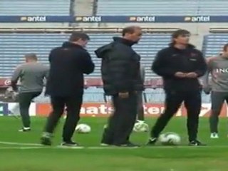 Para el entrenador de Holanda, Messi, Xavi, Iniesta y Forlán son los mejores jugadores del mundo