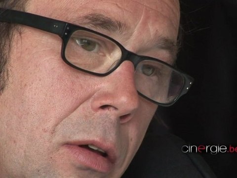 Robert Mitchum est mort de Olivier Babinet et Fred Khin avec Olivier Gourmet