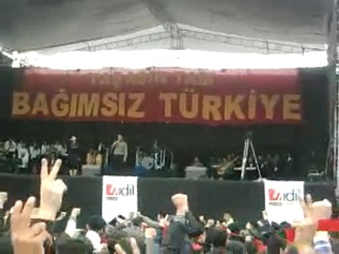 Grup Yorum Tam Bağımsız Türkiye Konseri - Haklıyız kazanacağız
